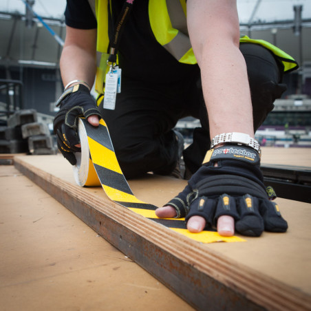 SAFETY TAPE 50MM X 18M BLACK/YELLOW - image 3